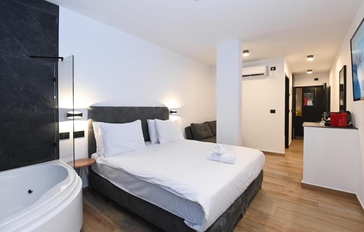 Selfie'S Boutique Hotel Tiberias Bagian luar foto