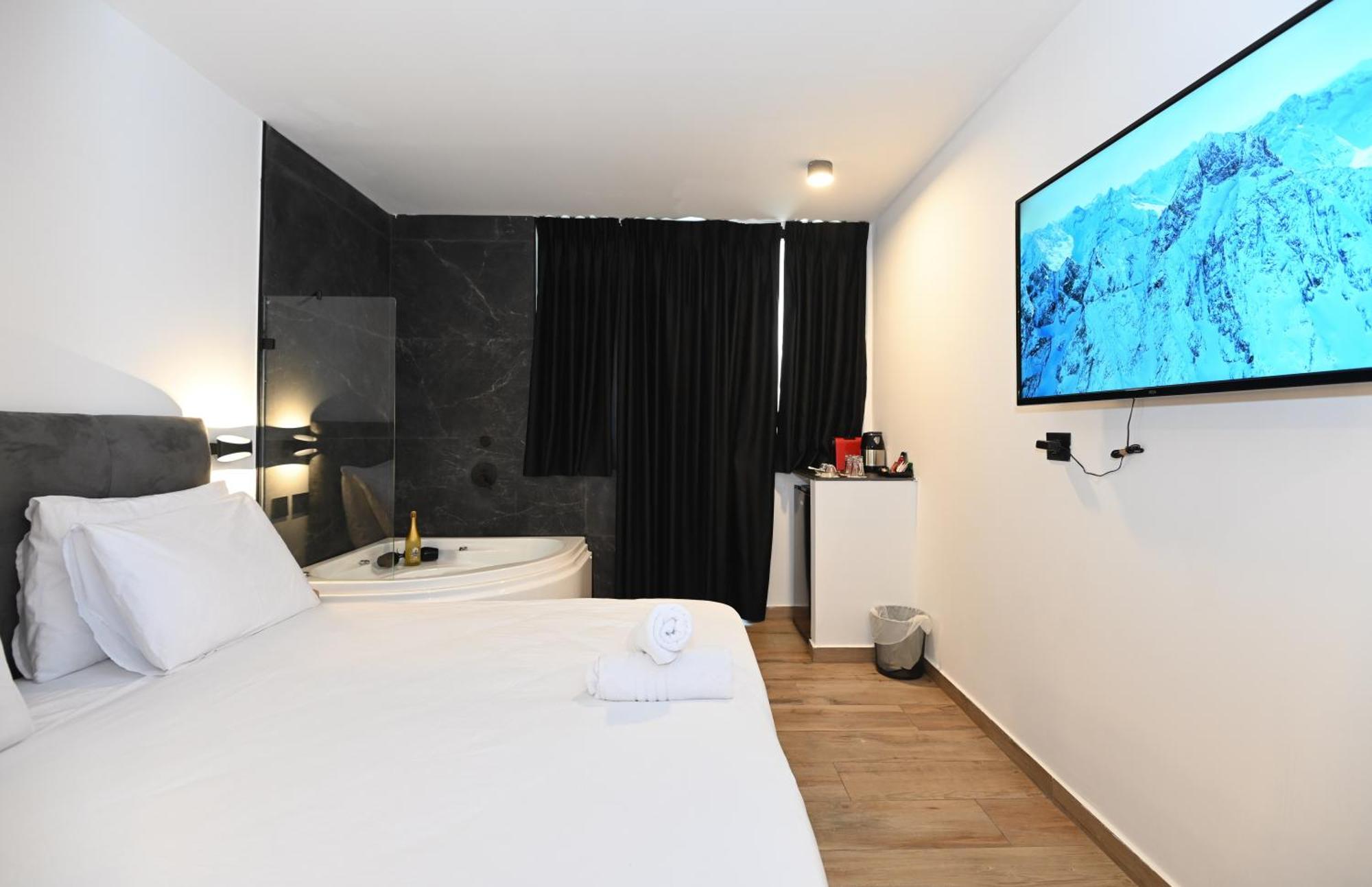 Selfie'S Boutique Hotel Tiberias Bagian luar foto